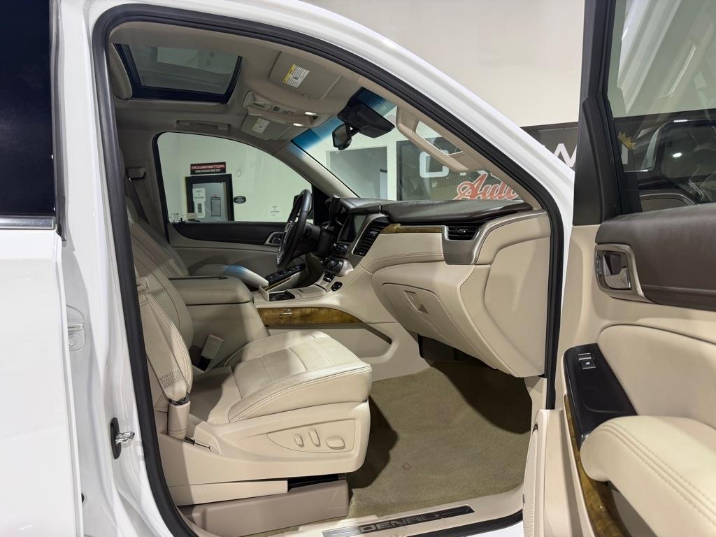 GMC Yukon Denali 4WD 2017