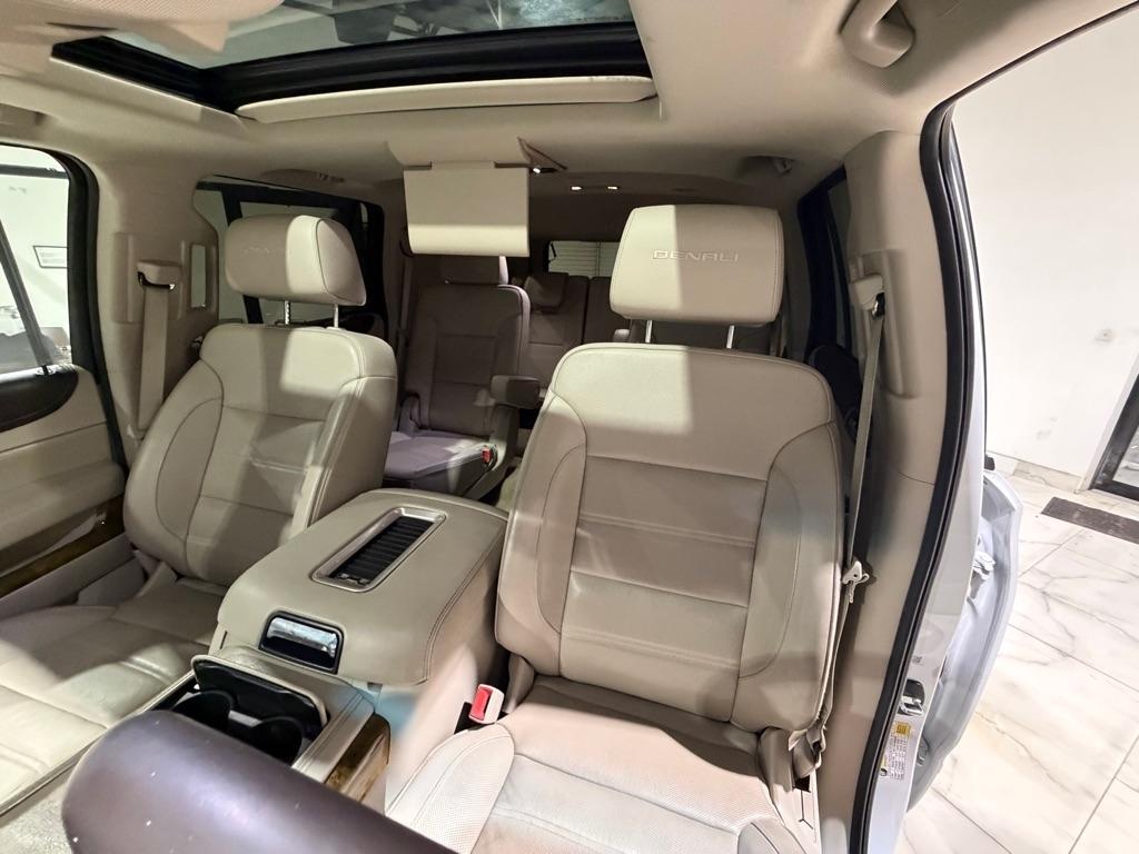 GMC Yukon Denali 4WD 2017