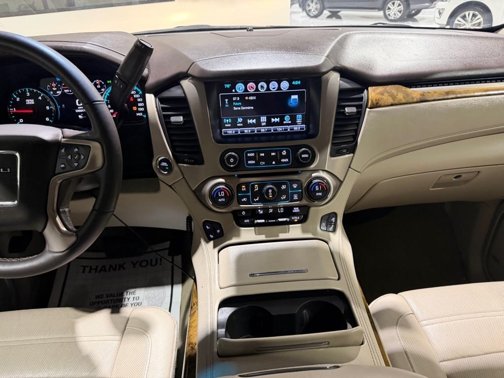 GMC Yukon Denali 4WD 2017