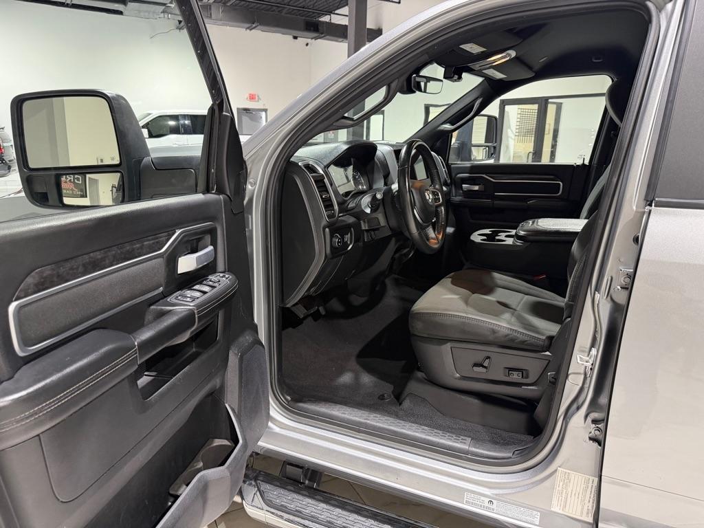 RAM 3500 Big Horn Crew Cab LWB 4WD DRW 2024