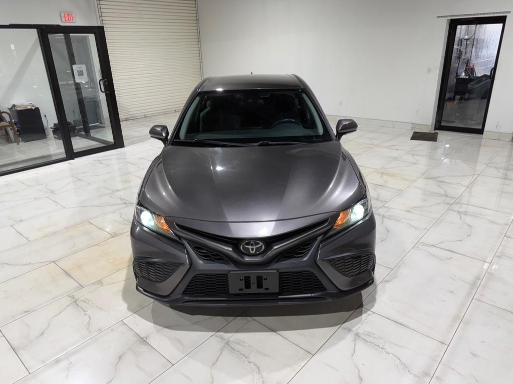 Toyota Camry SE 2022