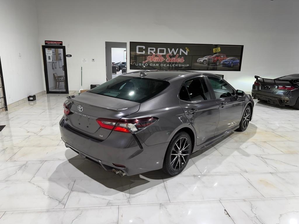 Toyota Camry SE 2022