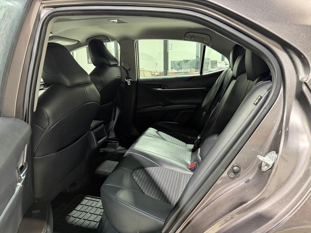 Toyota Camry SE 2022