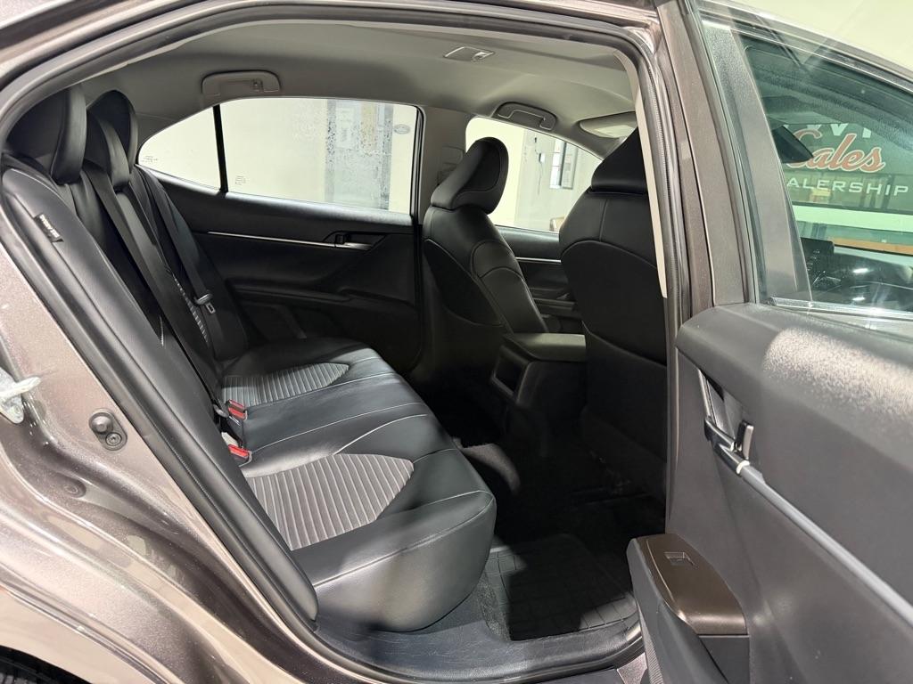 Toyota Camry SE 2022