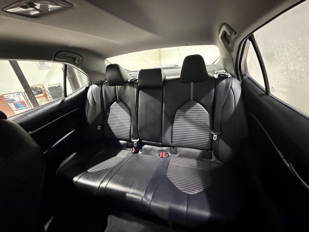 Toyota Camry SE 2022