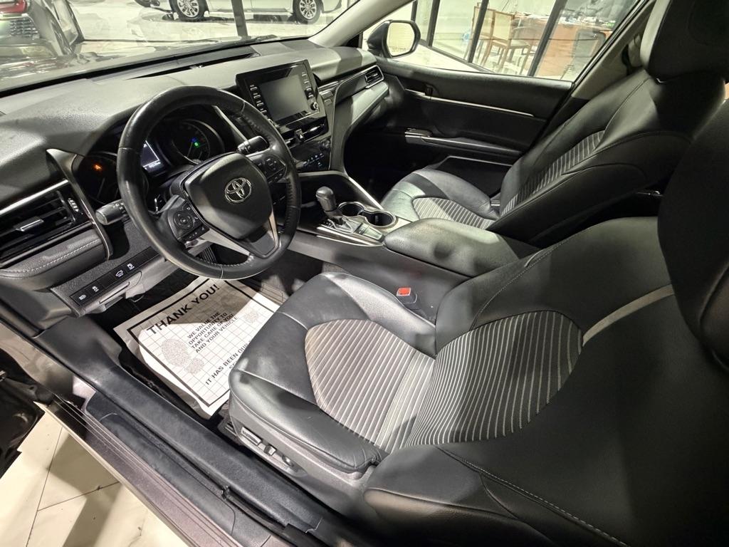 Toyota Camry SE 2022