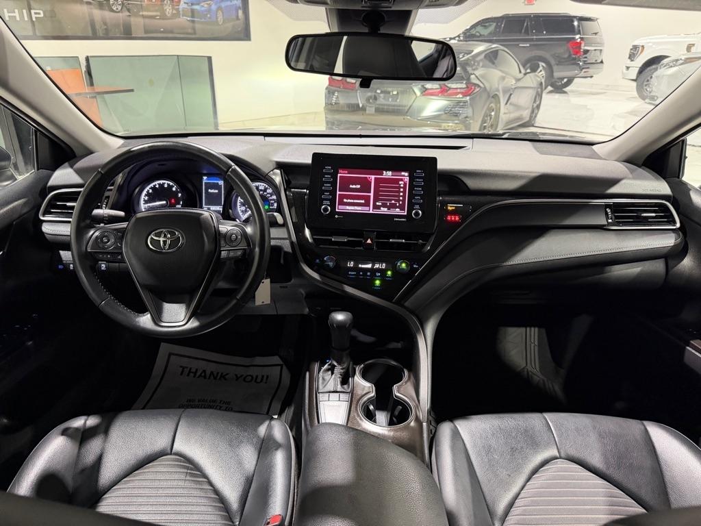 Toyota Camry SE 2022