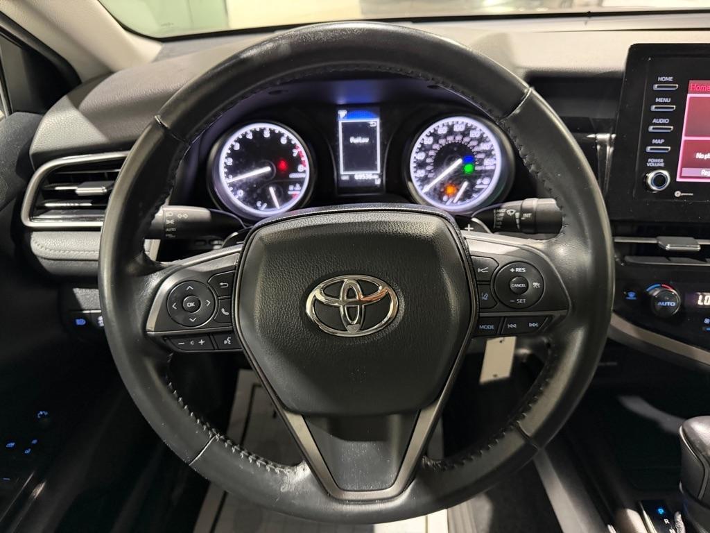 Toyota Camry SE 2022