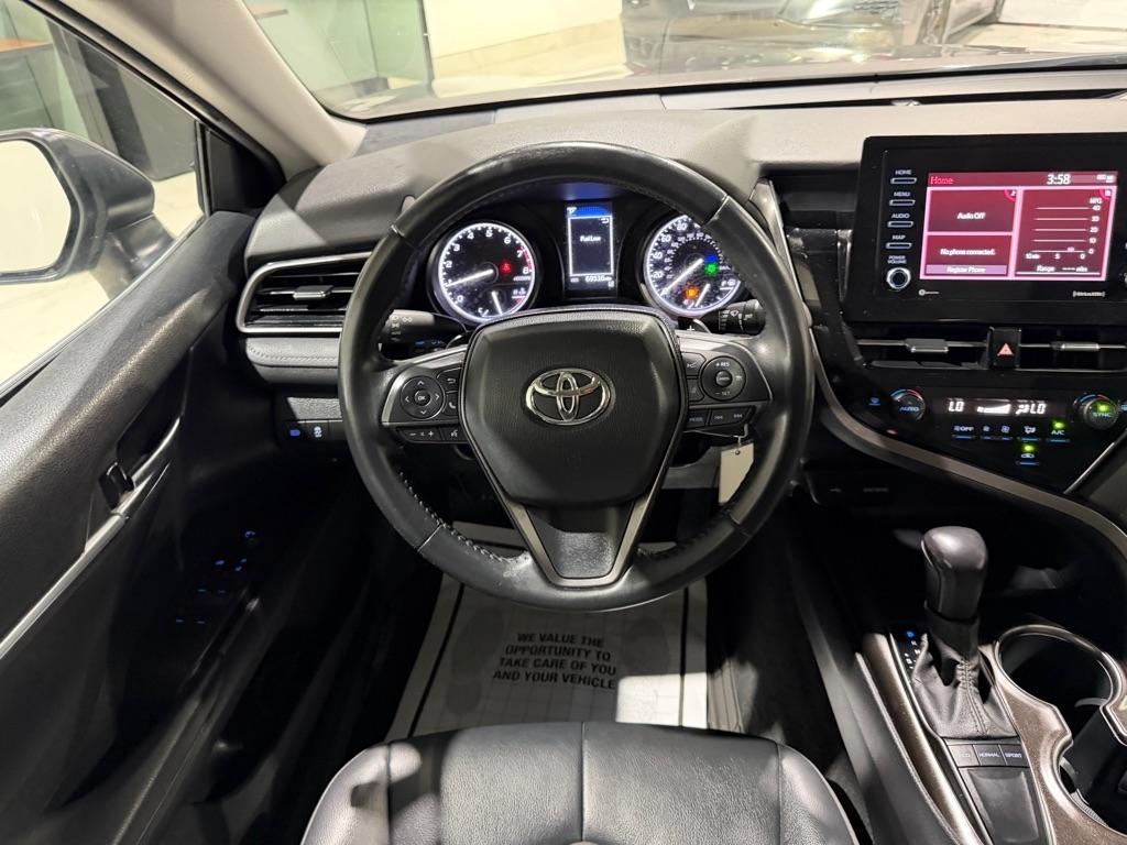 Toyota Camry SE 2022