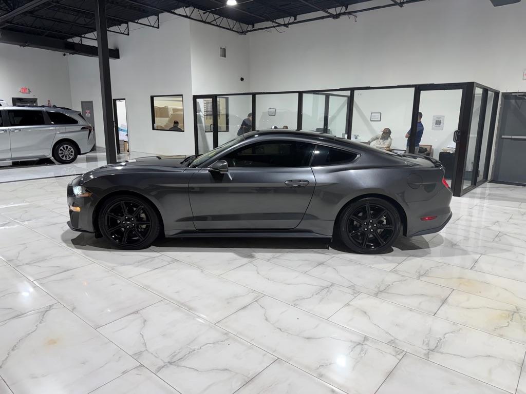 Ford Mustang EcoBoost Coupe 2018