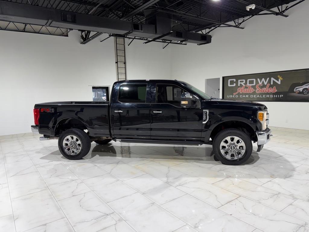 Ford F-250 SD XL Crew Cab 4WD 2017