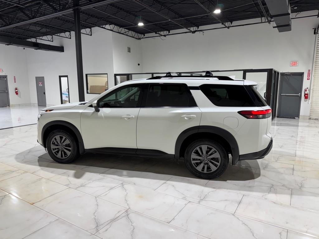 Nissan Pathfinder SV 2022