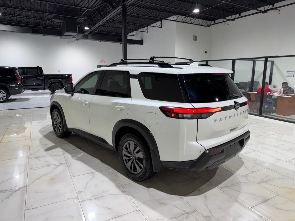 Nissan Pathfinder SV 2022