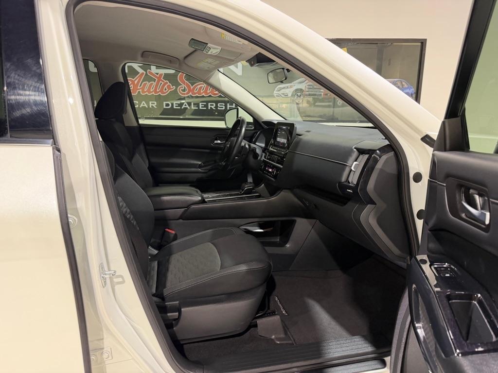 Nissan Pathfinder SV 2022