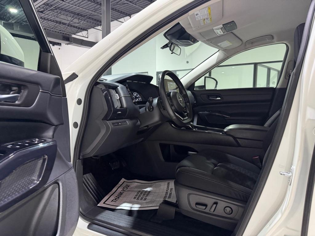 Nissan Pathfinder SV 2022