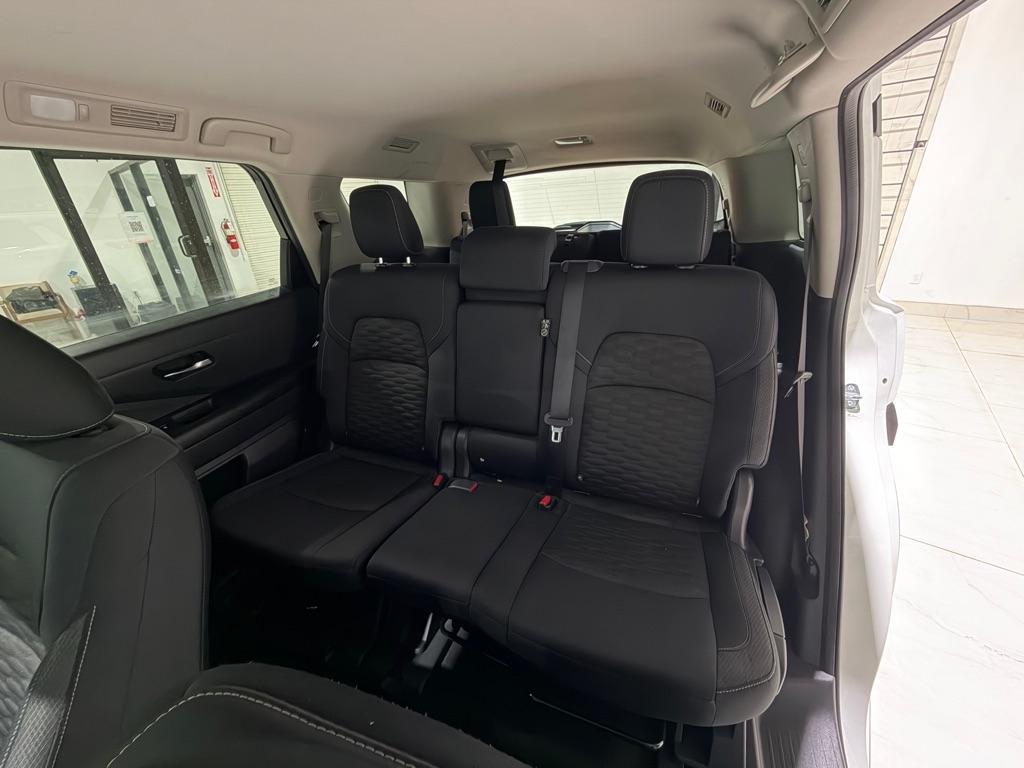 Nissan Pathfinder SV 2022