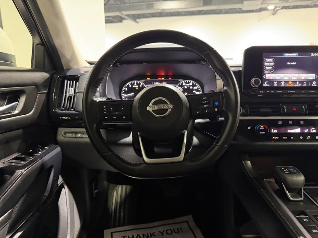 Nissan Pathfinder SV 2022