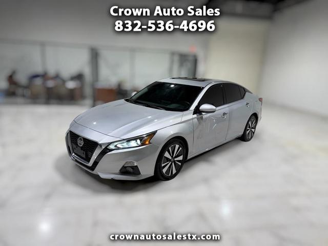 Silver 2020 Nissan Altima Sedan Front-Wheel Drive Continuously Variable Transmission