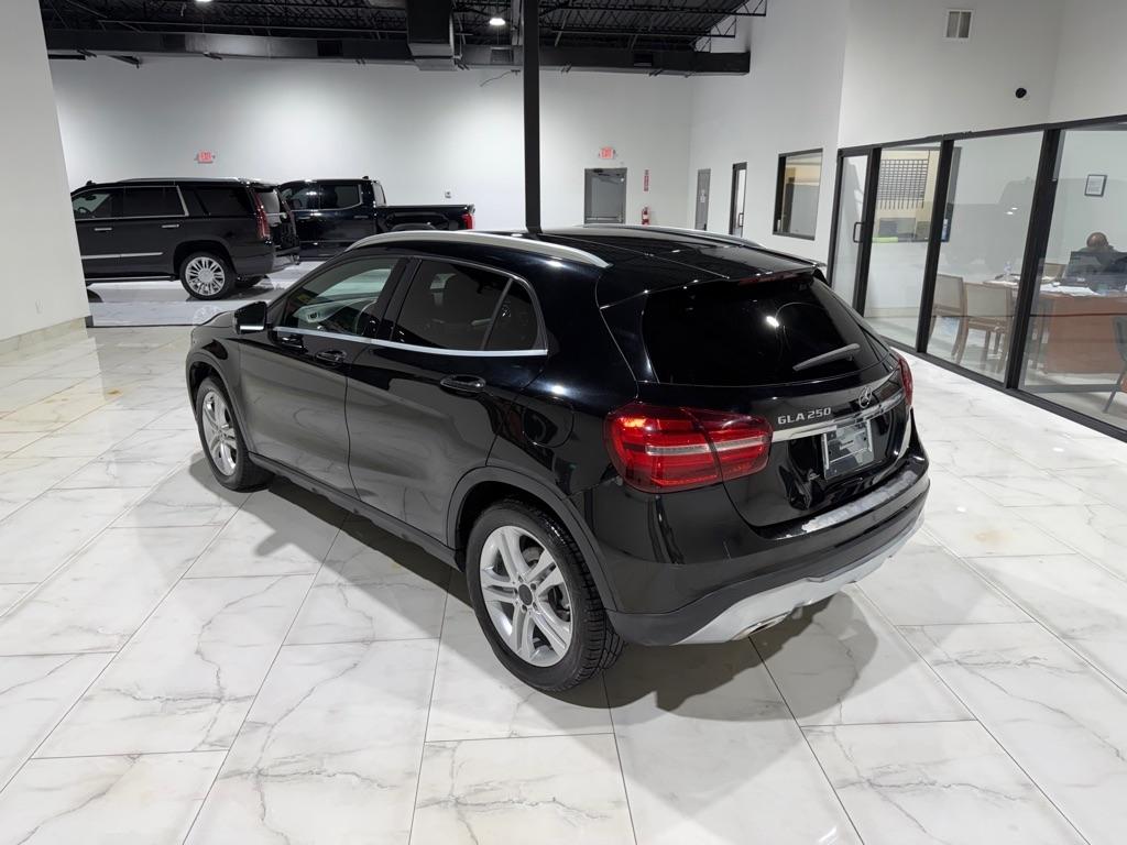Mercedes-Benz GLA-Class GLA250 2020