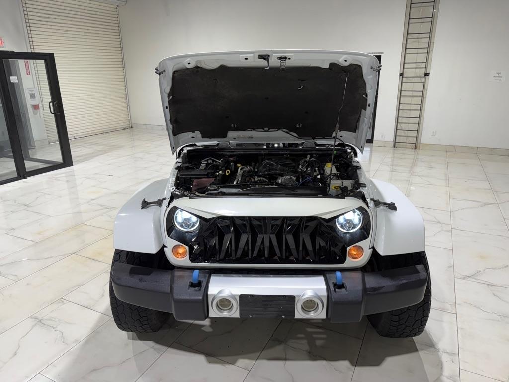 Jeep Wrangler Unlimited Sahara 4WD 2015