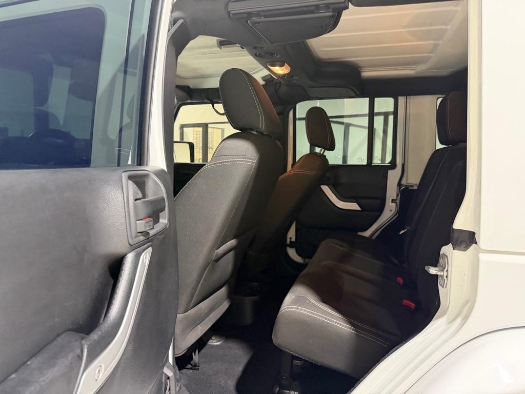 Jeep Wrangler Unlimited Sahara 4WD 2015