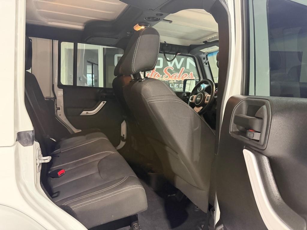 Jeep Wrangler Unlimited Sahara 4WD 2015