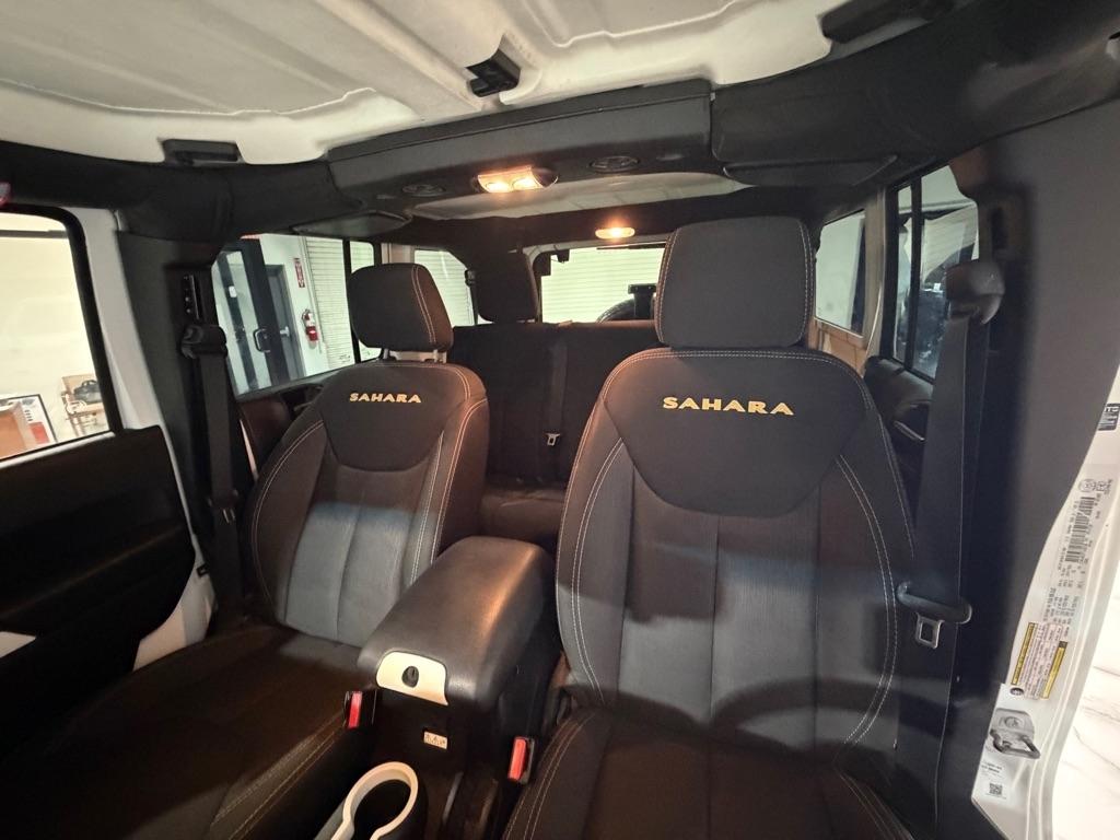 Jeep Wrangler Unlimited Sahara 4WD 2015