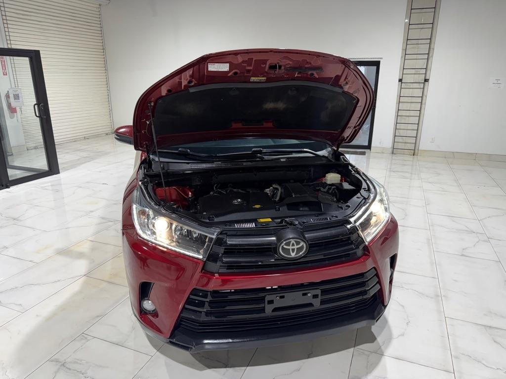 Toyota Highlander SE FWD V6 2017