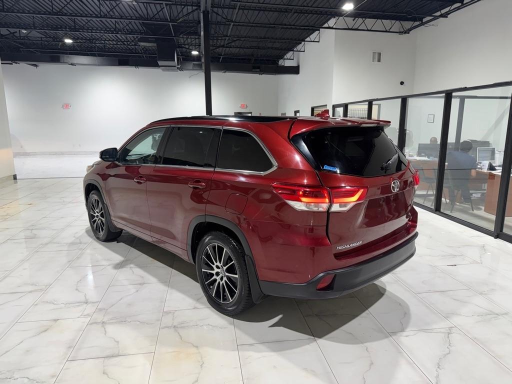 Toyota Highlander SE FWD V6 2017