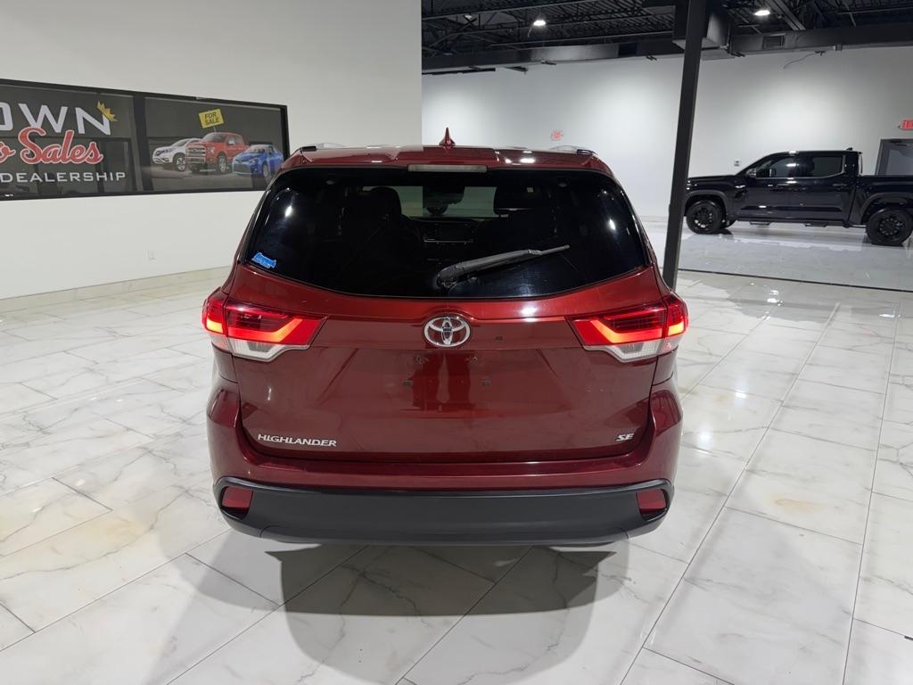 Toyota Highlander SE FWD V6 2017