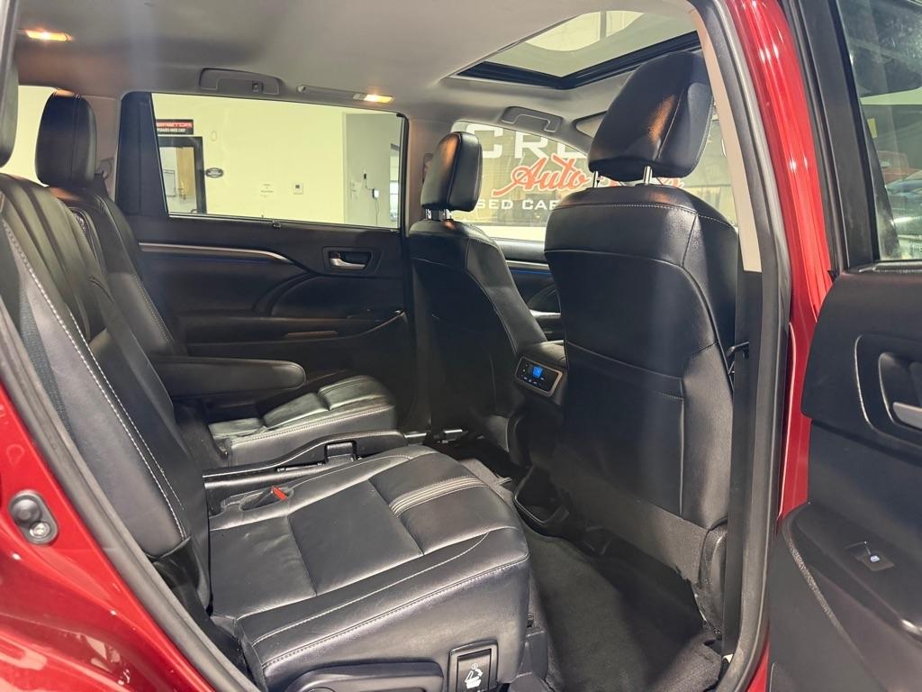 Toyota Highlander SE FWD V6 2017