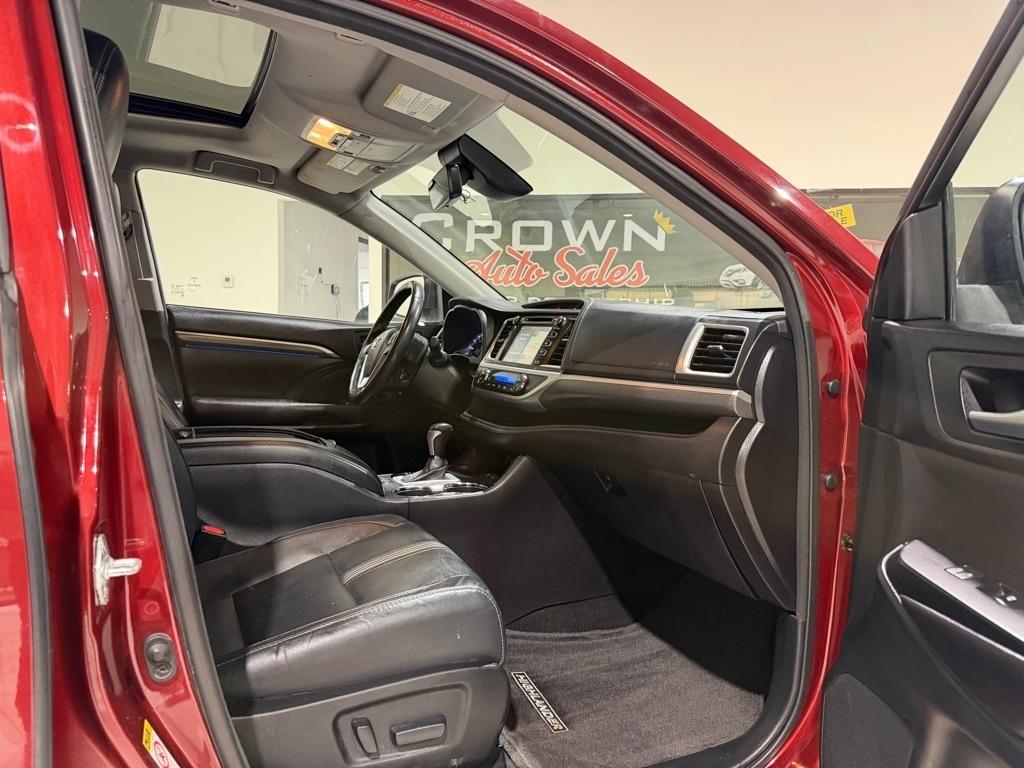 Toyota Highlander SE FWD V6 2017