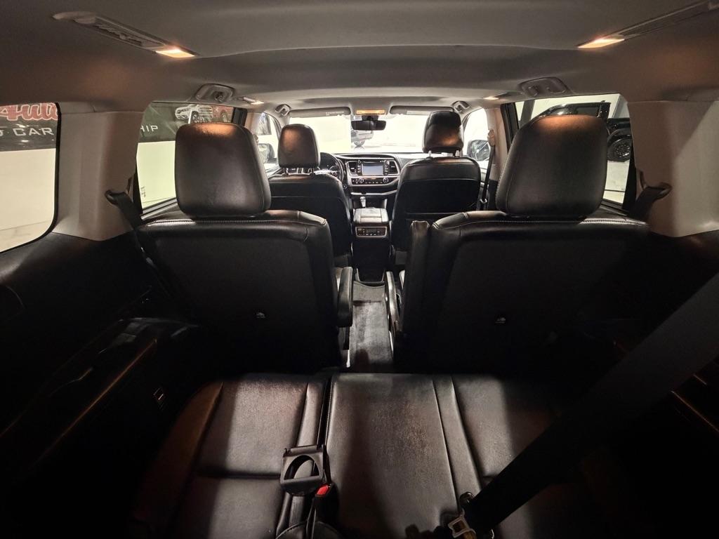 Toyota Highlander SE FWD V6 2017