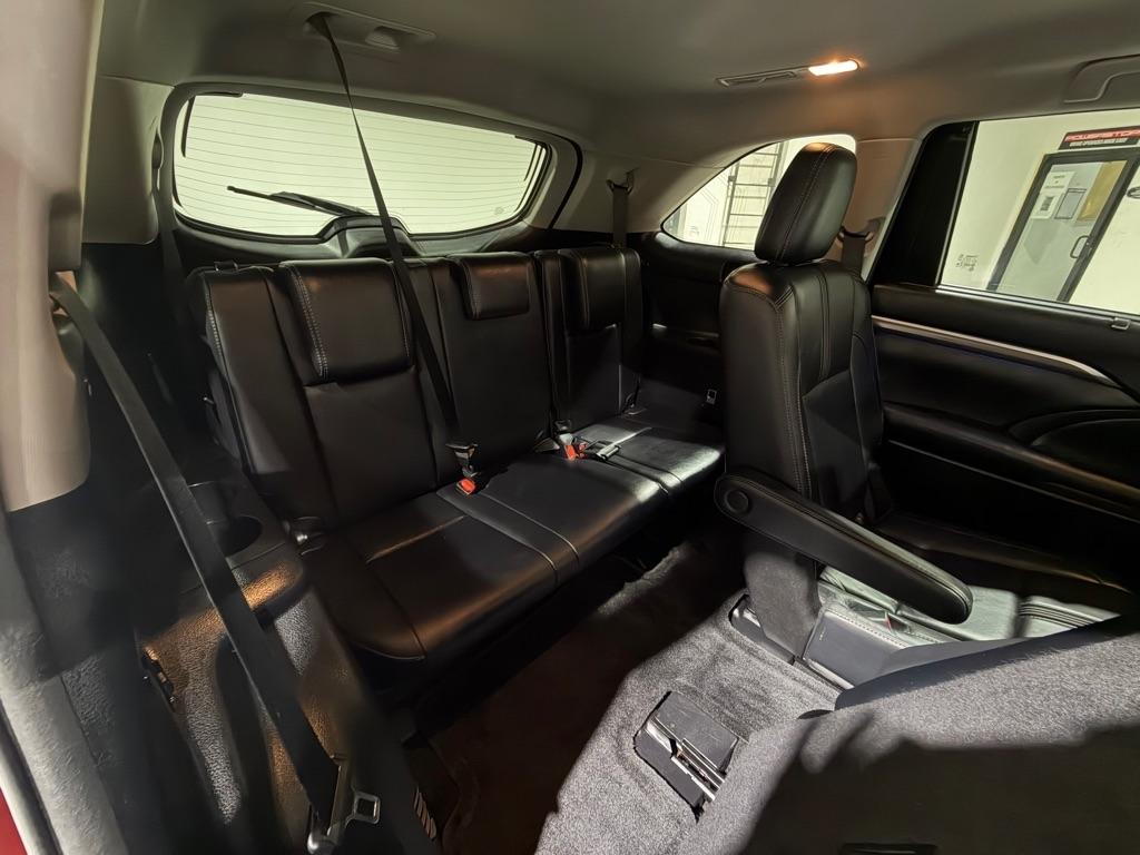 Toyota Highlander SE FWD V6 2017