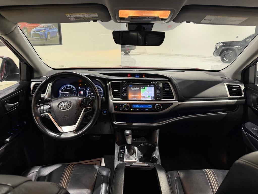Toyota Highlander SE FWD V6 2017