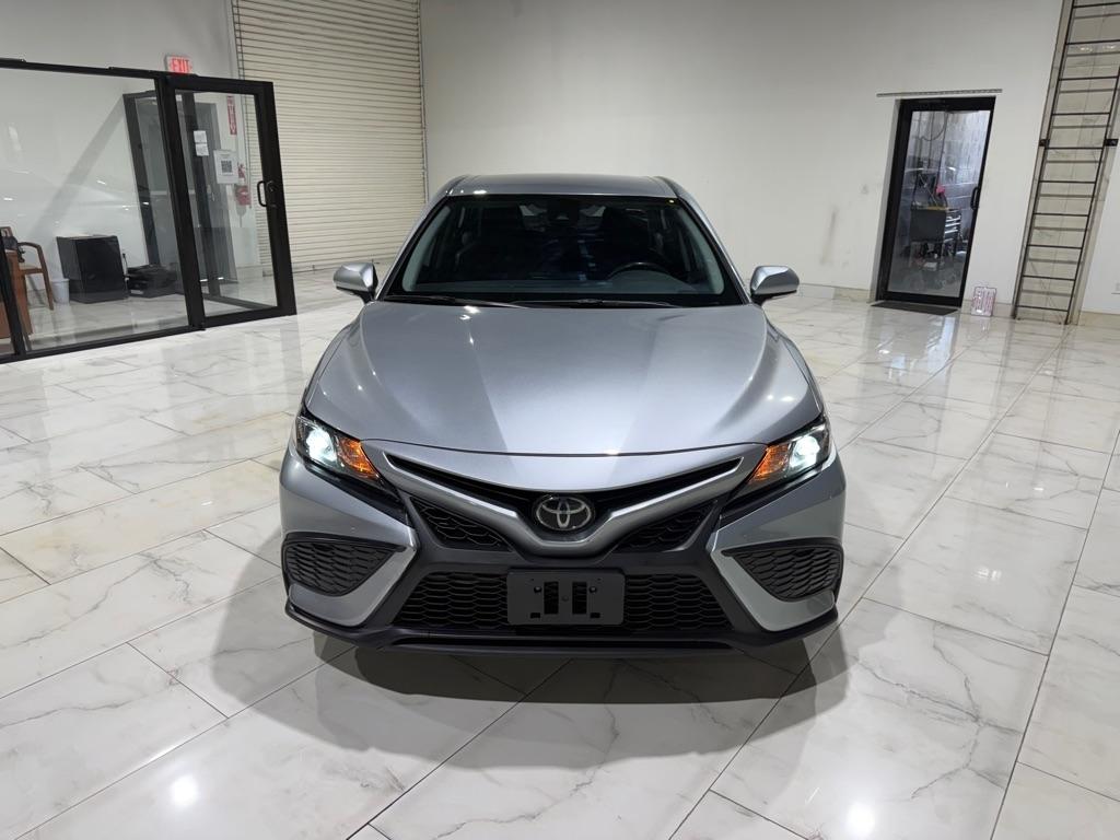 Toyota Camry SE 2024