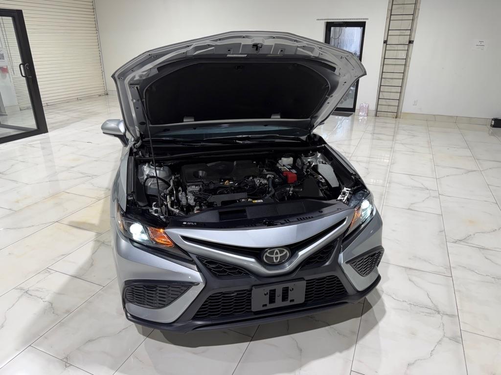 Toyota Camry SE 2024