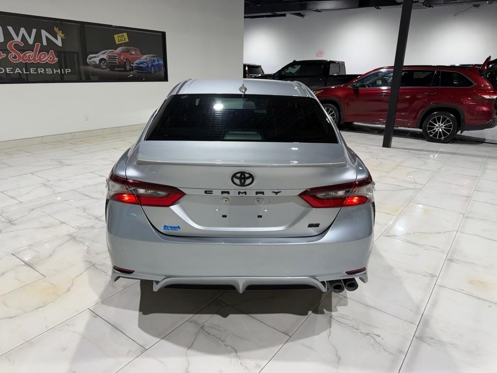 Toyota Camry SE 2024