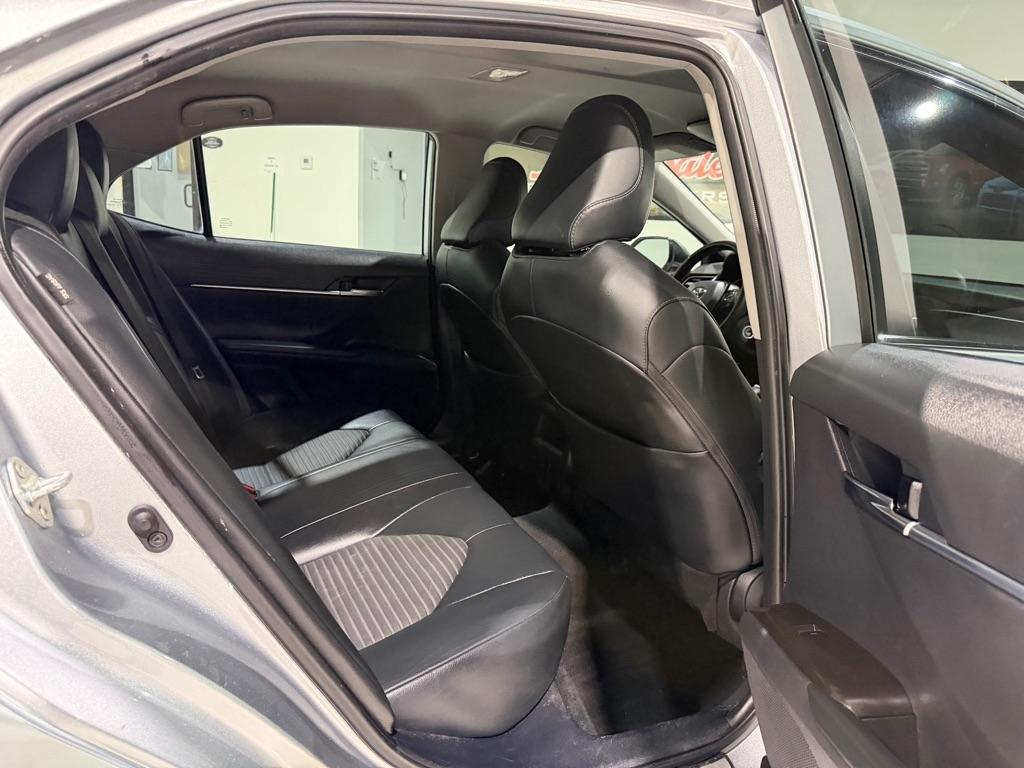 Toyota Camry SE 2024