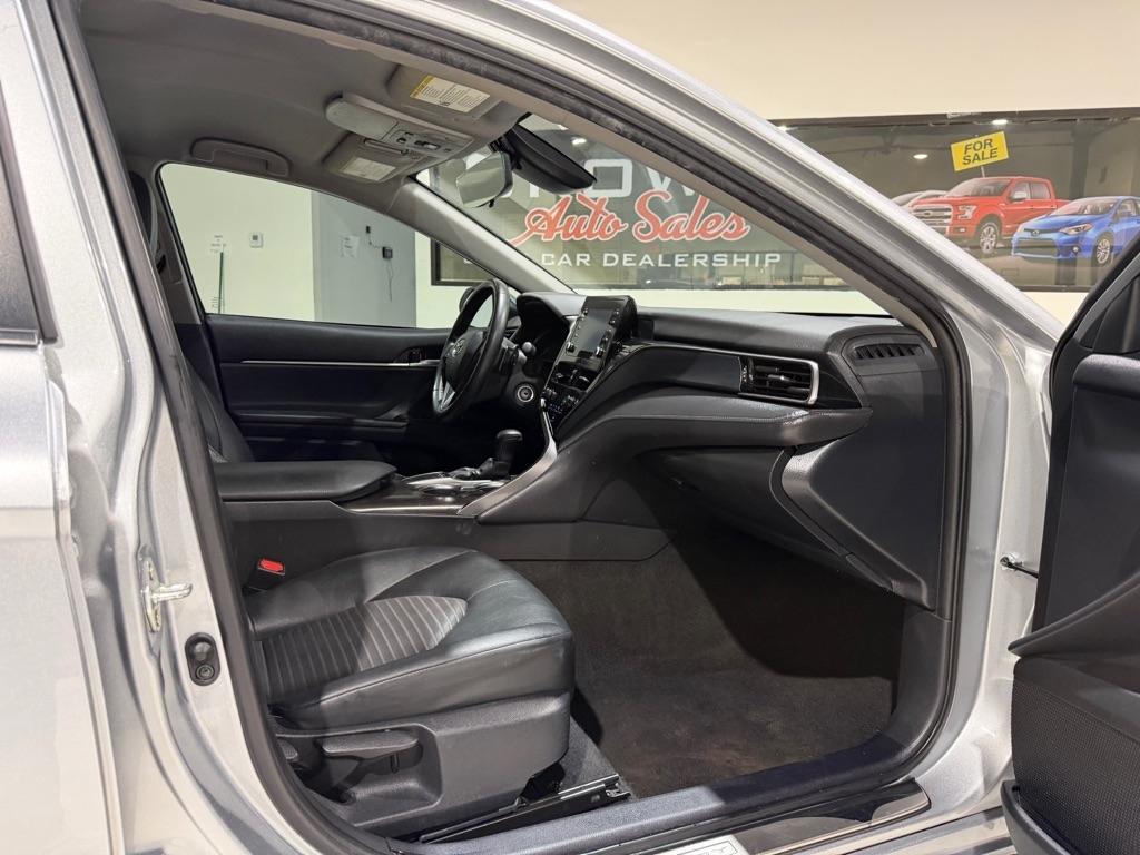 Toyota Camry SE 2024