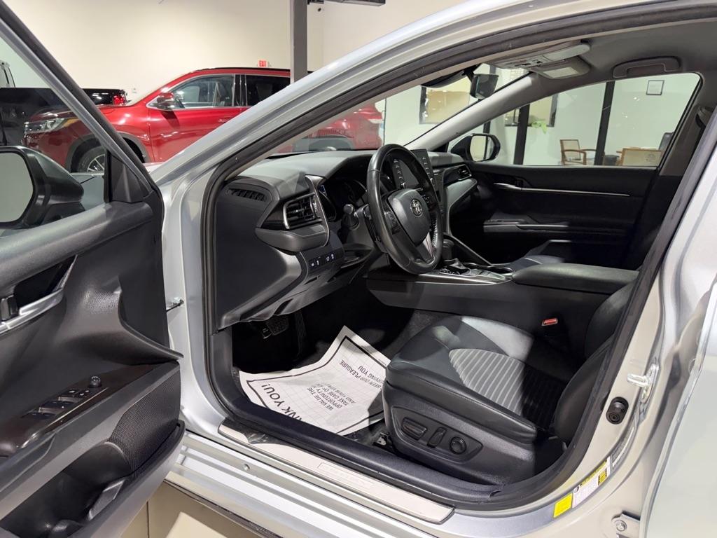 Toyota Camry SE 2024