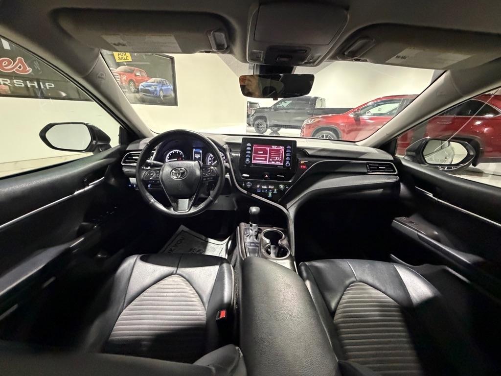 Toyota Camry SE 2024