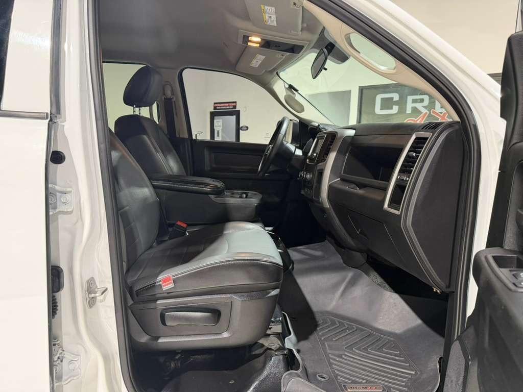 RAM 1500 Classic Tradesman Crew Cab SWB 4WD 2021