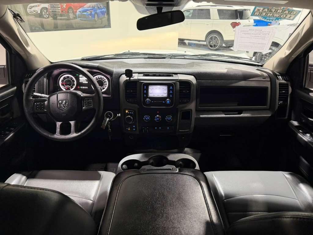 RAM 1500 Classic Tradesman Crew Cab SWB 4WD 2021