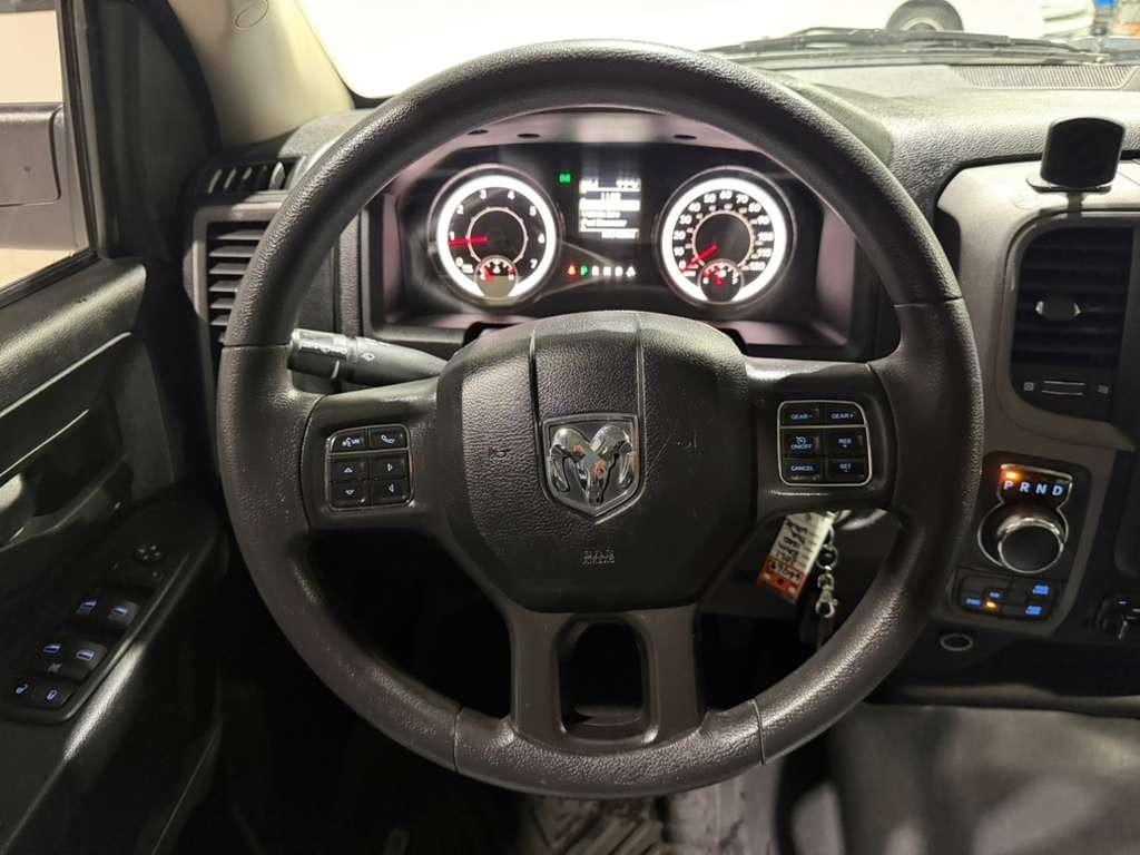 RAM 1500 Classic Tradesman Crew Cab SWB 4WD 2021