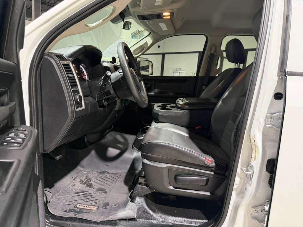 RAM 1500 Classic Tradesman Crew Cab SWB 4WD 2021