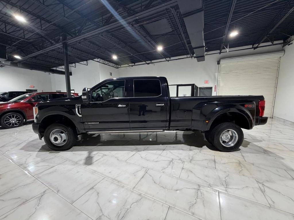 Ford F-350 SD Platinum Crew Cab Long Box 4WD DRW 2019