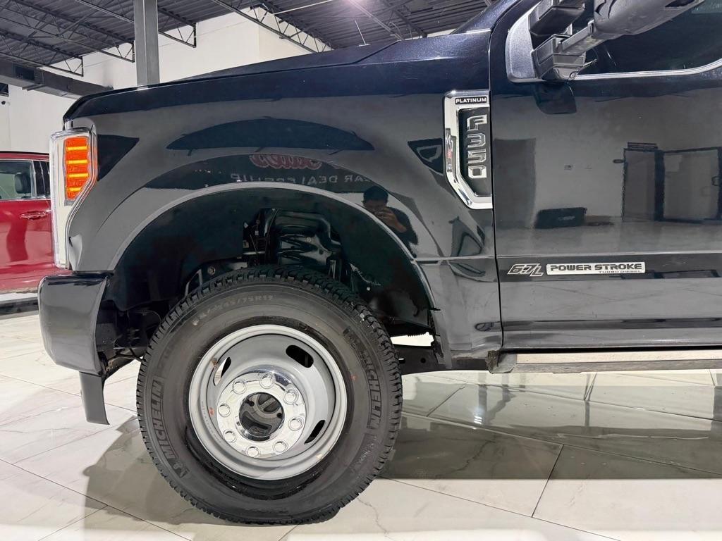 Ford F-350 SD Platinum Crew Cab Long Box 4WD DRW 2019