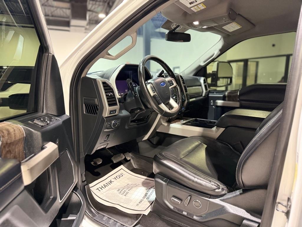 Ford F-250 SD Lariat Crew Cab 4WD 2019