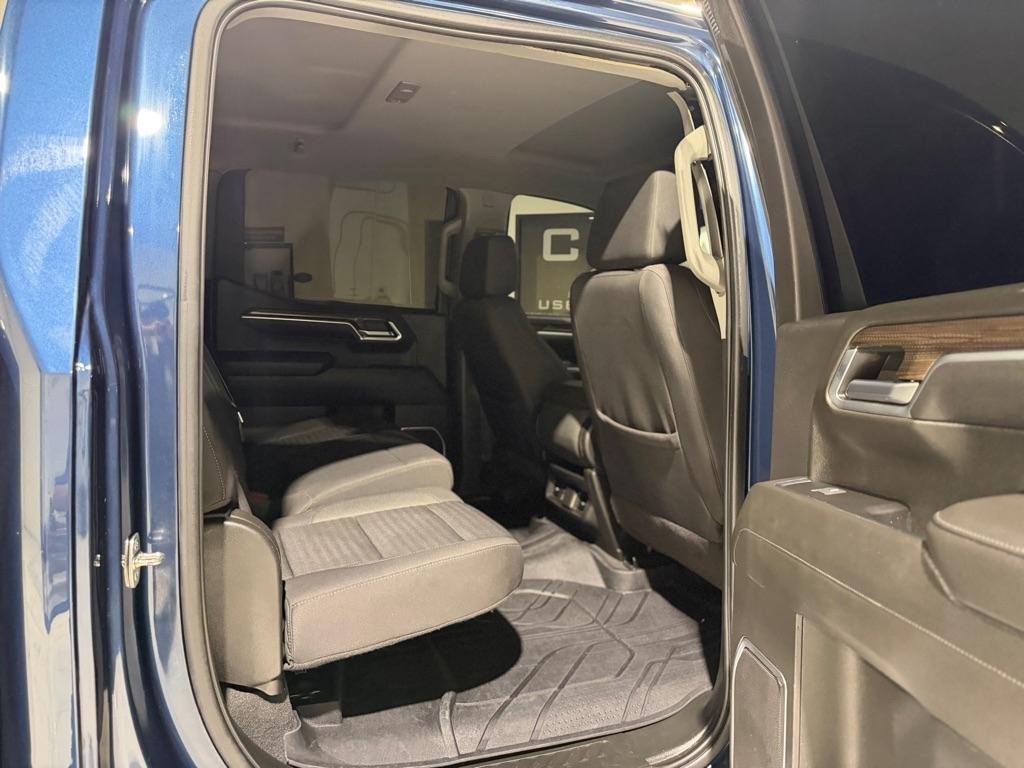 Chevrolet Silverado 1500 LT Crew Cab 2WD 2022